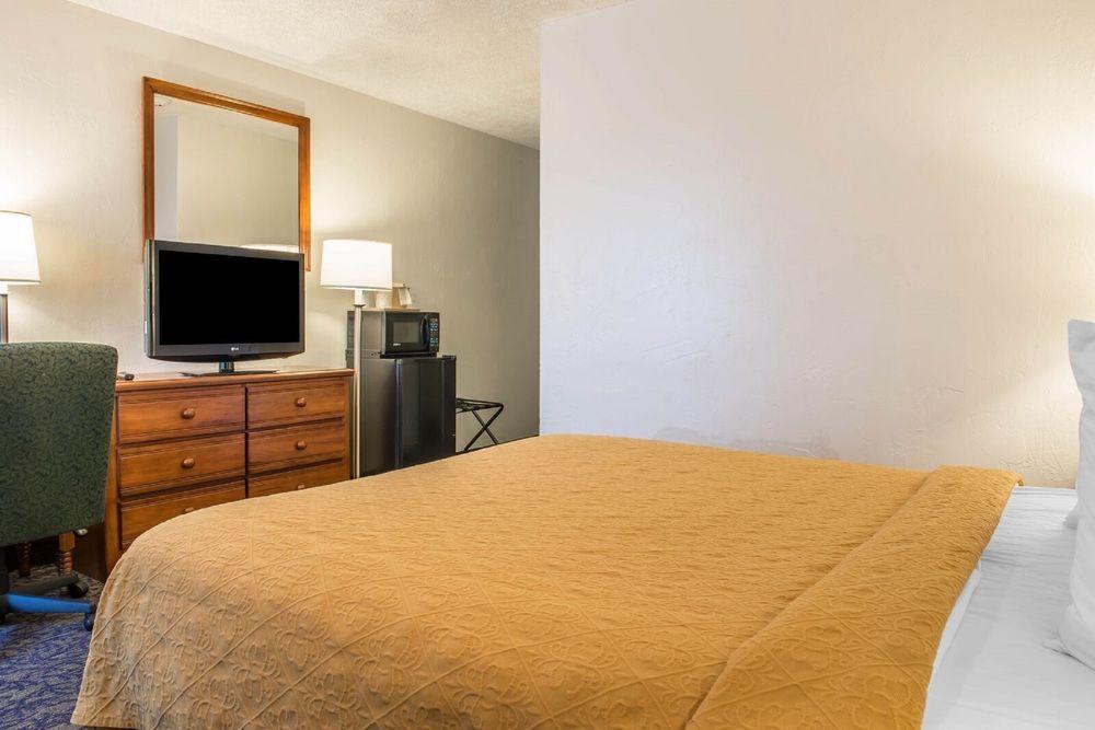 Quality Inn University Center Pittsburgh Eksteriør bilde