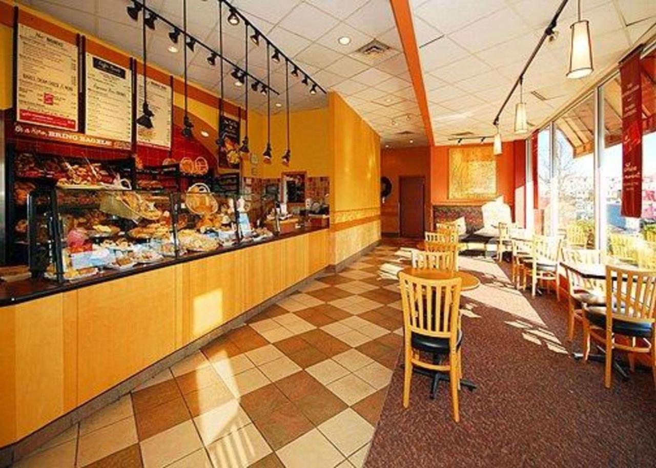 Quality Inn University Center Pittsburgh Eksteriør bilde