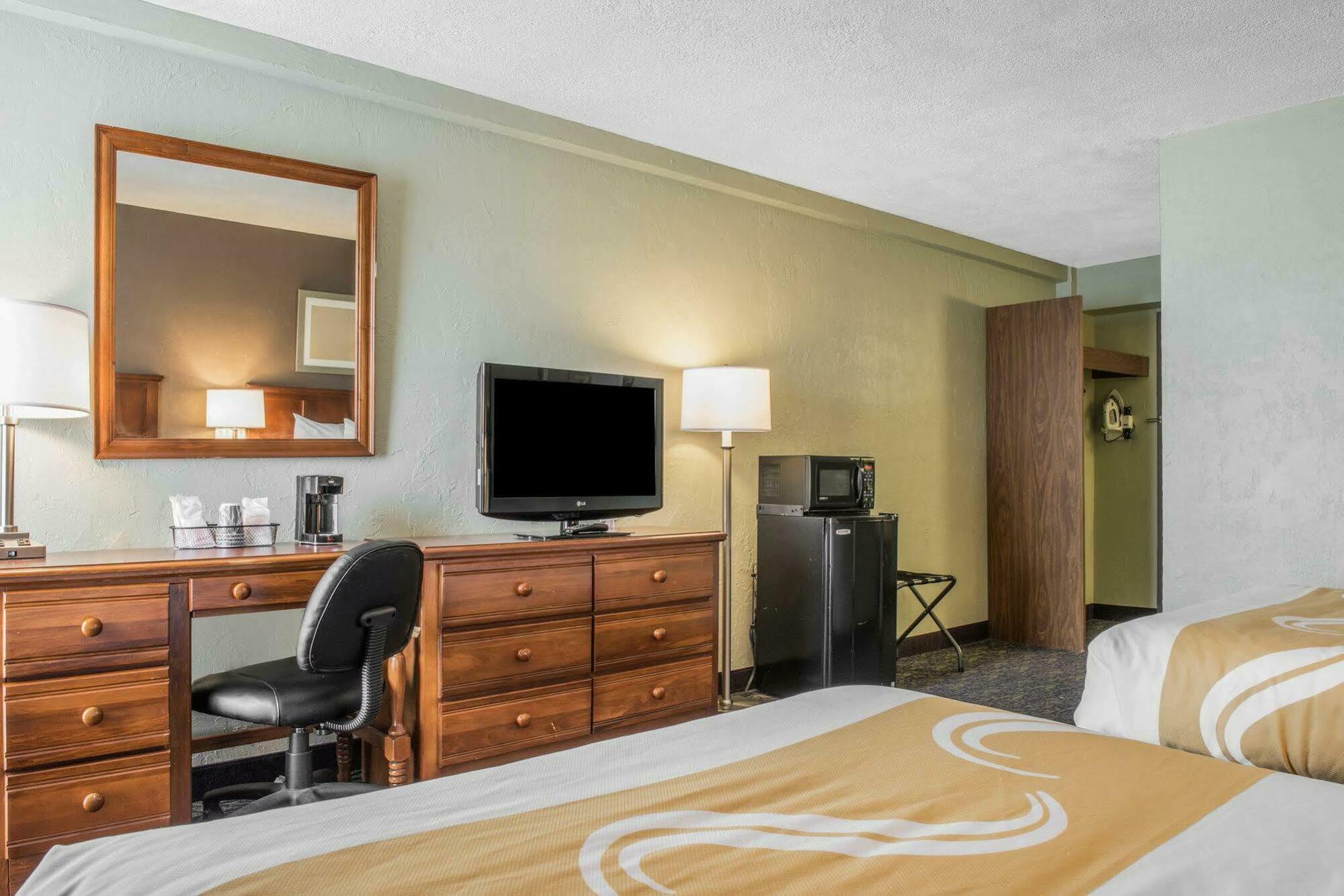 Quality Inn University Center Pittsburgh Eksteriør bilde
